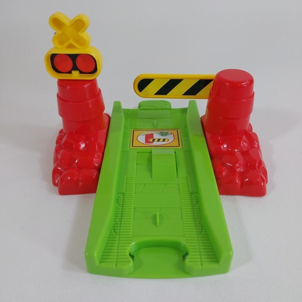 VTech Go! Go! Smart Wheels Train Station Replacement Part Green Gate Track